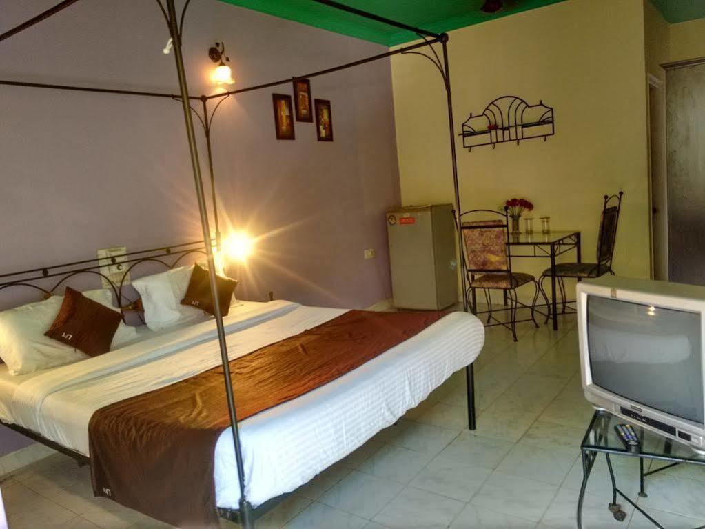 Libton Manor Hotel Кандолим Екстериор снимка
